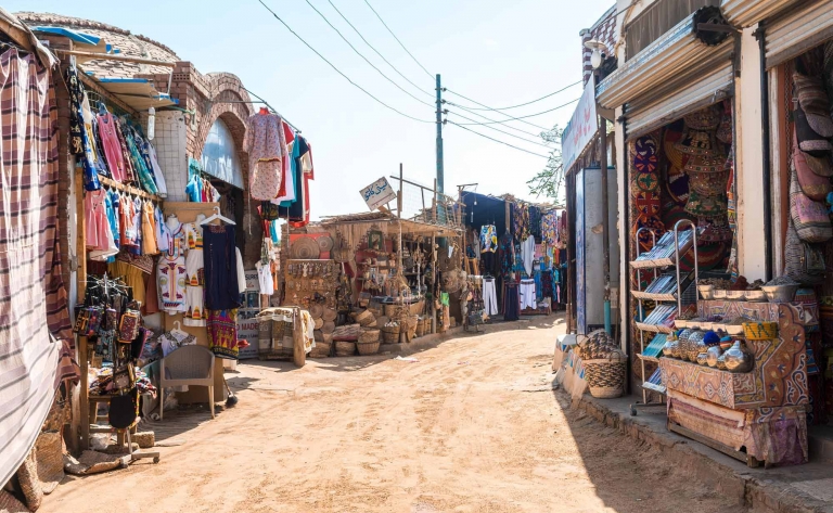 Souks et felouque à Assouan