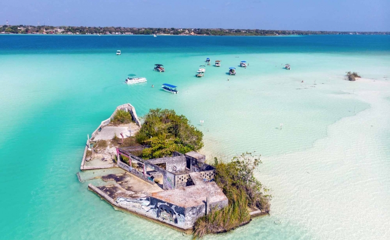 Bacalar et sa lagune aux sept nuances de bleu