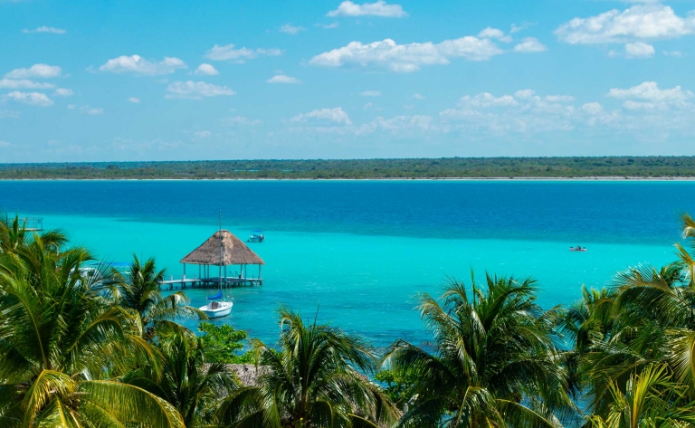 Bacalar et sa lagune aux sept nuances de bleu